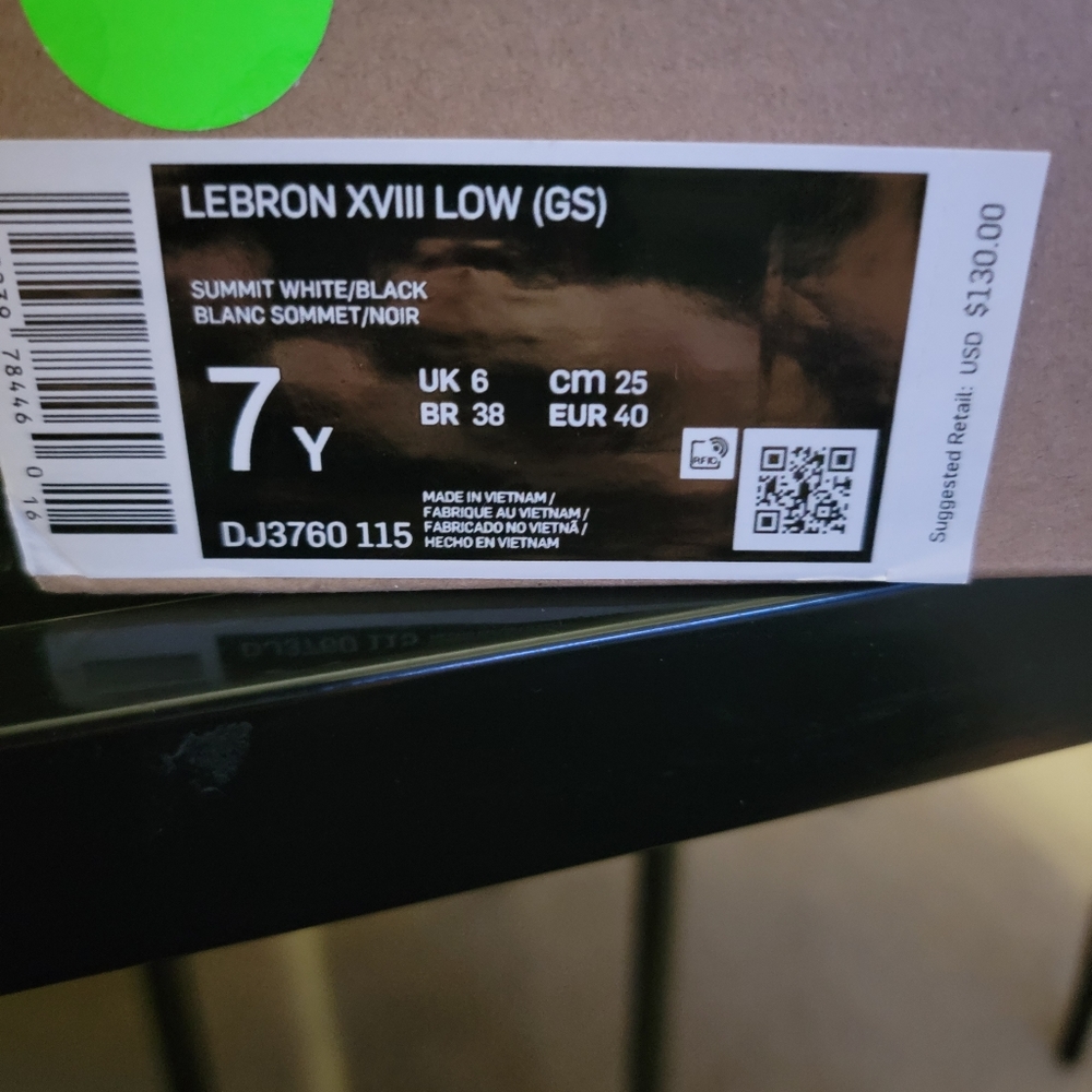 LeBron 18 Low x Space Jam: A New Legacy lola bunny - Picture 2 of 2